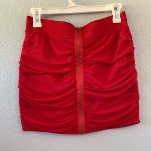 🛍Very sexy red ruched zip up skirt🛍